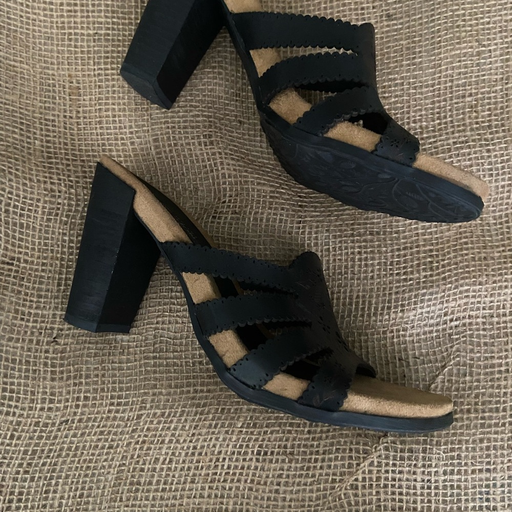 Kenneth Cole Reaction sandals